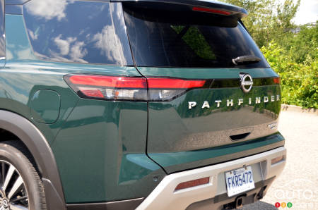 2022 Nissan Pathfinder Platinum, rear hatch